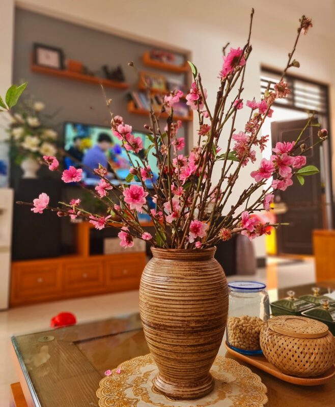 Bí quyết chọn hoa và cắm hoa ngày Tết mang lại may mắn cho gia đình