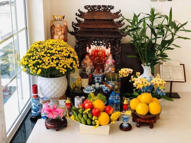 Bí quyết bố trí bàn thờ ngày Tết chuẩn phong thủy, đón tài lộc vào nhà