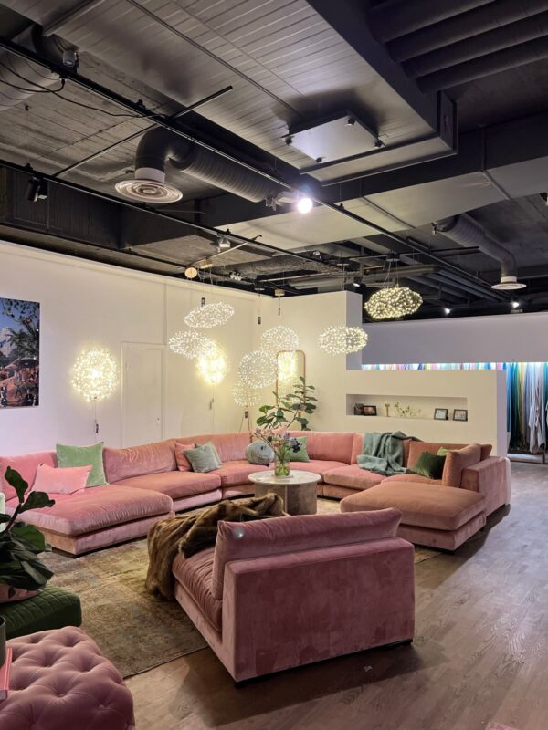 Cách chọn sofa phòng khách theo chuẩn phong thủy ngũ hành năm 2026 sofa phong khach menh hoa