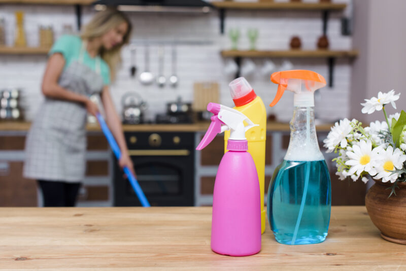 Bảo quản dụng cụ dọn dẹp phòng bếp ngày Tết