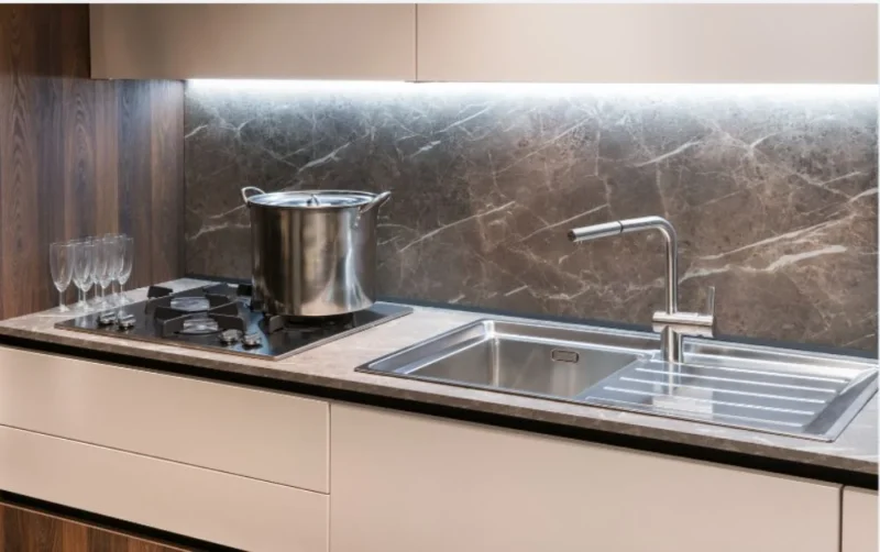 Mẹo vệ sinh tủ bếp gỗ công nghiệp đúng cách – Bền đẹp như mới Mẹo vệ sinh tủ bếp gỗ công nghiệp đúng cách – Bền đẹp như mới