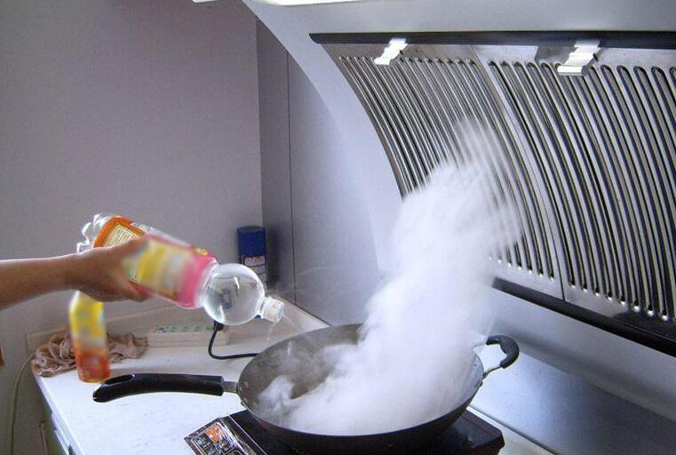 Cách khử mùi nhà bếp hiệu quả sau khi nấu các món nặng mùi Khử mùi bếp