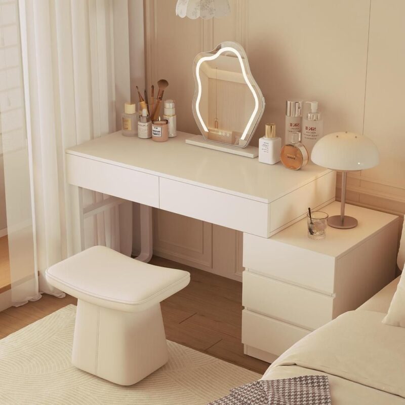 Các mẫu bàn ghế thường được để trong phòng ngủ hiện nay Bàn ghế phòng ngủ